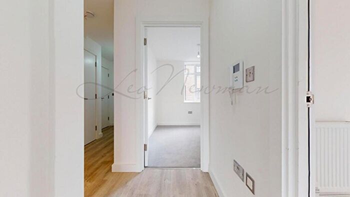 2 Bedroom Flat To Rent In Caroline Street, Limehouse, E1