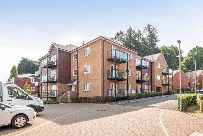 2 Bedroom Flat For Sale In Electric Close, Godalming, Surrey, GU7