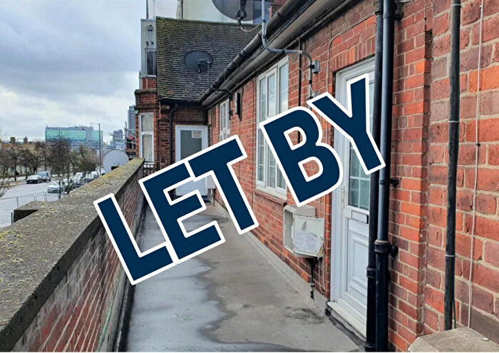 2 Bedroom Flat To Rent In Halvergate Mansions, Edgware, HA8