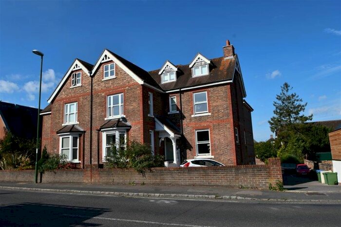 1 Bedroom Flat To Rent In High Street, Billingshurst, RH14