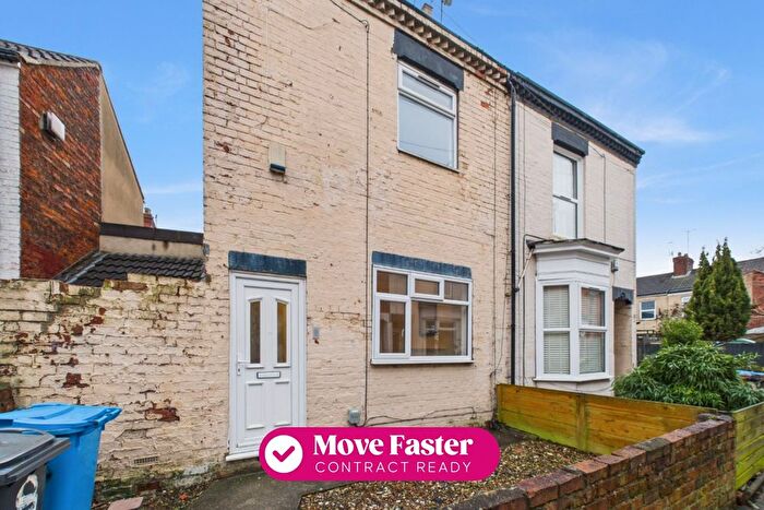 2 Bedroom Semi Detached House For Sale In Derwent Grove, Princes Road, Hull, HU5