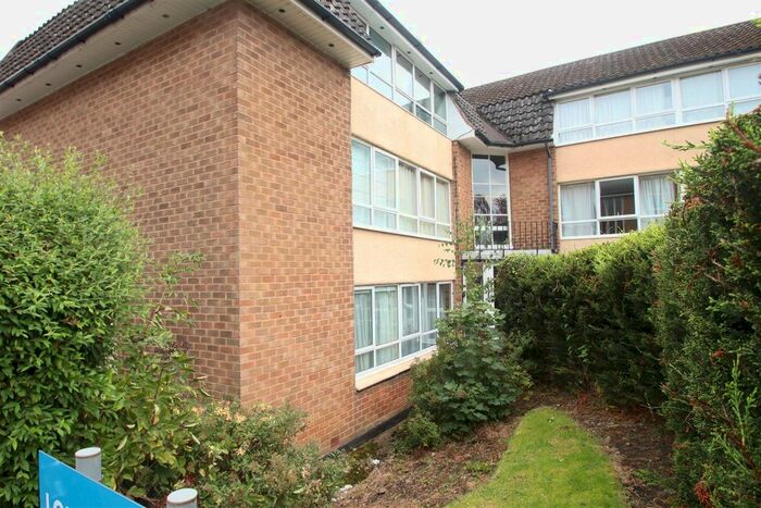 2 Bedroom Flat For Sale In Lordswood Road, Harborne, Birmingham, B17