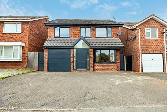 4 Bedroom Detached House For Sale In Trentham Road, Hartshill, Nuneaton, Warwickshire, CV10
