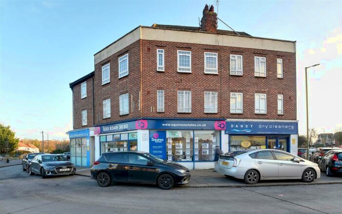 3 Bedroom Flat To Rent In Flat Thornfield Court, Holders Hill Road, Mill Hill, NW7