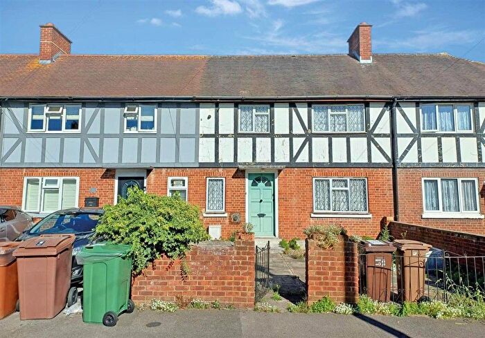 3 Bedroom Terraced House For Sale In Oakmead Road, Croydon, CR0