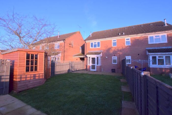 1 Bedroom Property To Rent In Iris Close, Aylesbury, HP21