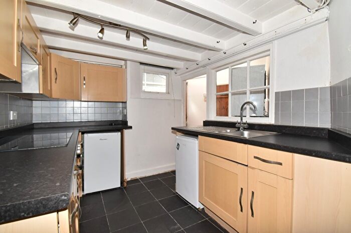 4 Bedroom Semi-Detached House To Rent In Kernick Road, Penryn, TR10