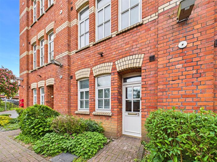 1 Bedroom Apartment For Sale In Cheapside, Stroud, Gloucestershire, GL5