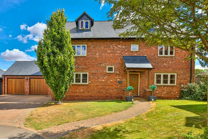 7 Bedroom Detached House For Sale In Deenethorpe, Corby, NN17