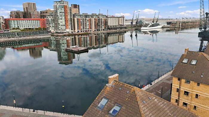 2 Bedroom Flat For Sale In Fitzwilliam Mews, London, E16