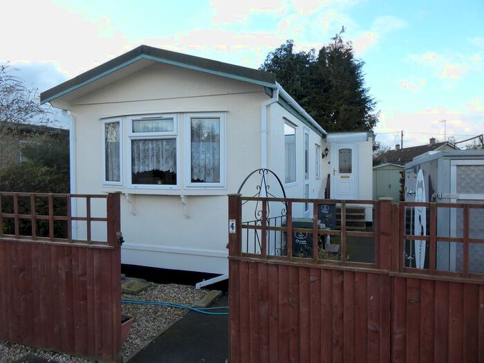 2 Bedroom Mobile/park Home For Sale In Church View Park, Sutton Benger, Chippenham, Wiltshire SN15