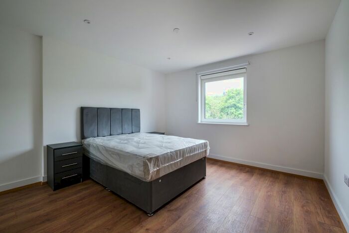 1 Bedroom Flat To Rent In Whyteleafe House, Whyteleafe, CR3