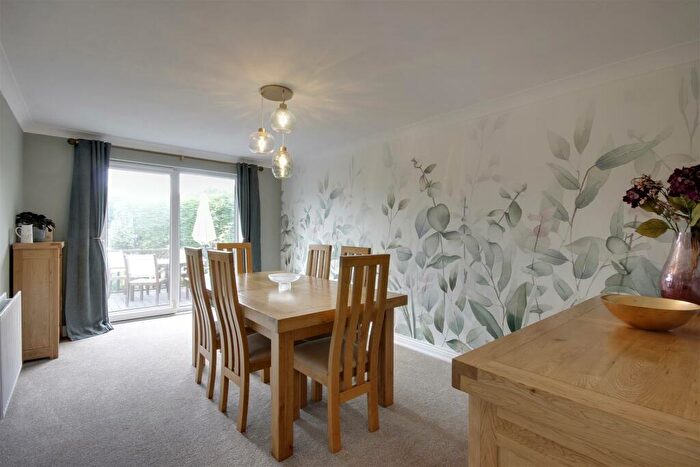 4 Bedroom Detached House For Sale In Briar Close, Newport, HU15