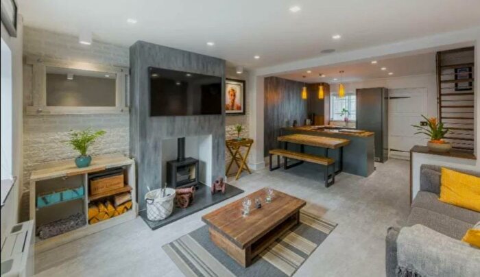 3 Bedroom House To Rent In Bond Street, Arundel, BN18