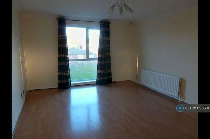 2 Bedroom Flat To Rent In Otley Close, Cramlington, NE23