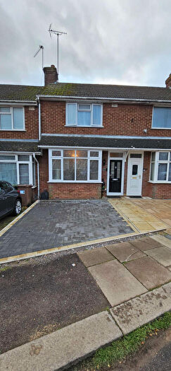 2 Bedroom Terraced House To Rent In Hazelwood Close, LU2