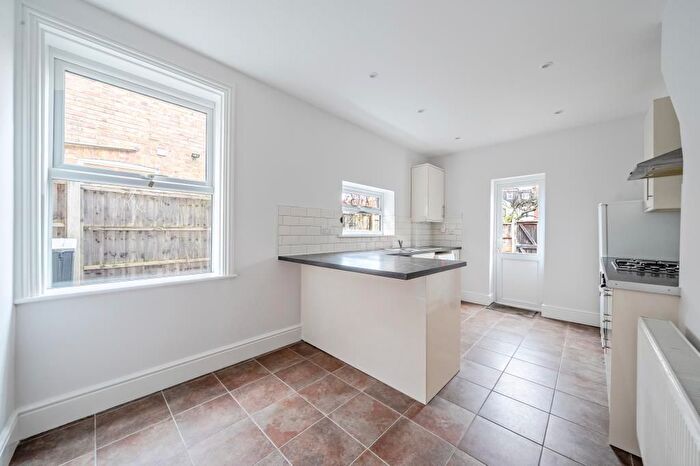 1 Bedroom Flat To Rent In North Road, Richmond, TW9