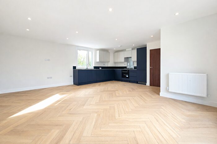 2 Bedroom Flat To Rent In Norbury Avenue, London, SW16