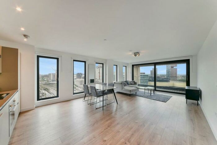 2 Bedroom Flat To Rent In Legacy Tower, Stratford, London, E14