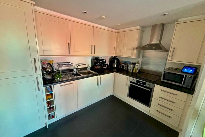 1 Bedroom Flat For Sale In Clarke Court, High Street, Egham, Surrey, TW20