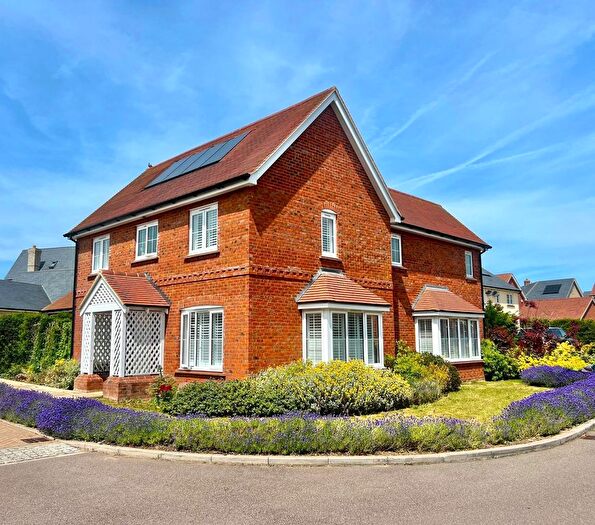 4 Bedroom Detached House For Sale In Walnut Tree Way, Meppershall, Shefford, SG17