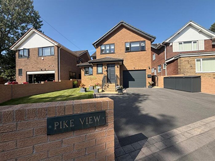 4 Bedroom Detached House For Sale In Greenhurst Lane, Ashton-Under-Lyne, OL6