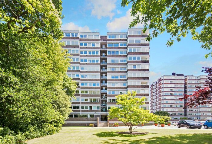 2 Bedroom Flat To Rent In Somerset Road, London, SW19