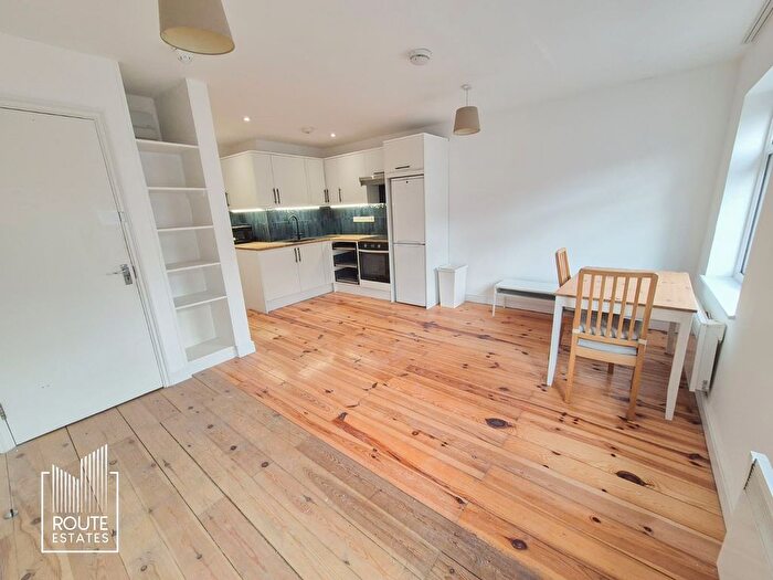 2 Bedroom Flat To Rent In Green Lanes, Hackney, N16