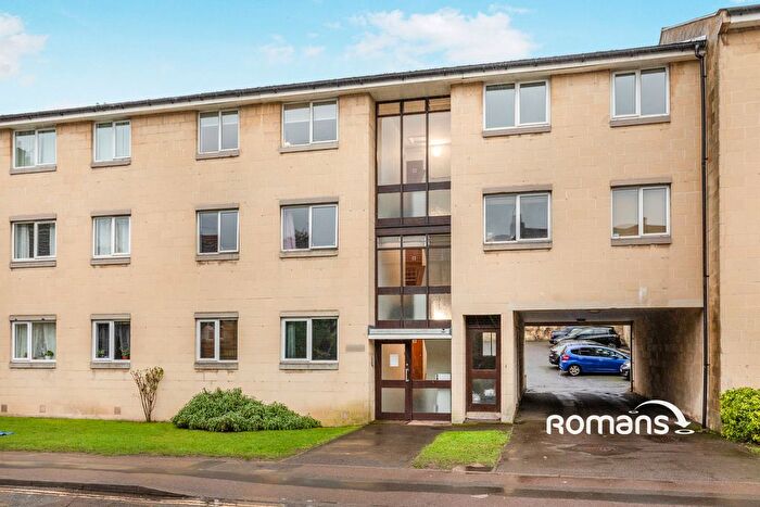2 Bedroom Flat To Rent In High Street, Bath, BA1