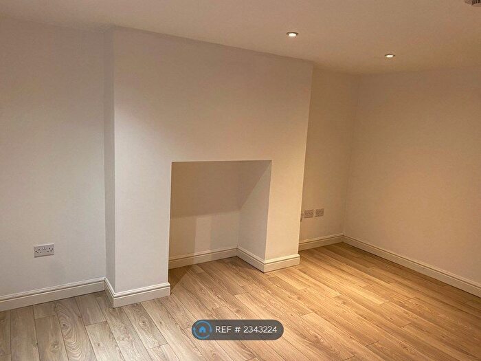 1 Bedroom Flat To Rent In Beaufort Buildings, Bristol, BS8