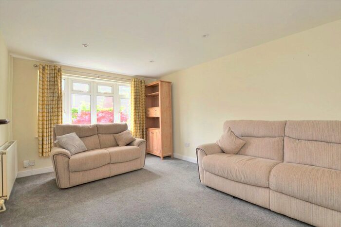 2 Bedroom Bungalow For Sale In Linsley Way, Tuffley, Gloucester, Gloucestershire, GL4