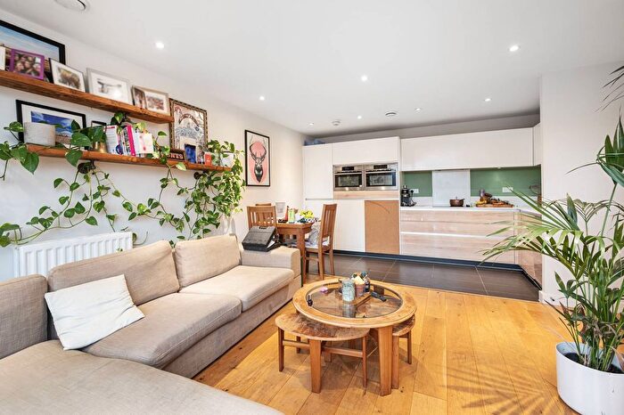 2 Bedroom Flat To Rent In Wiltshire Row, Hoxton, London, N1