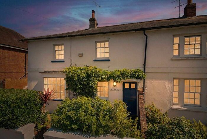 3 Bedroom Cottage For Sale In The Square, Angmering, BN16