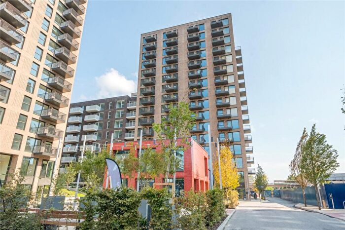 Apartment To Rent In Henley Cross, London, SE3