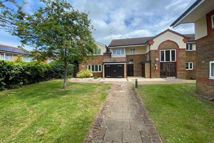 1 Bedroom Flat To Rent In Franklin Gardens, Hitchin, SG4