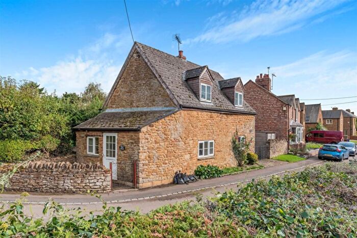 2 Bedroom Cottage For Sale In Spring Lane, Little Bourton, Banbury, OX17