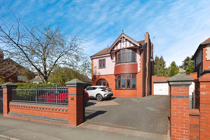 3 Bedroom Detached House For Sale In Compstall Road, Stockport, SK6