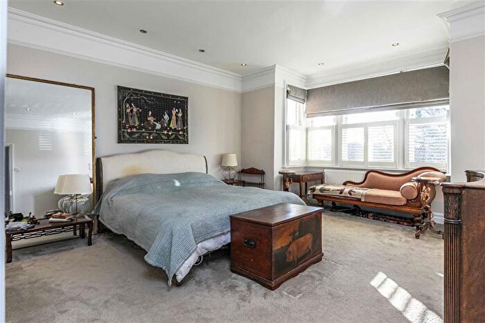 5 Bedroom Property To Rent In Kingston Lane, Teddington, TW11