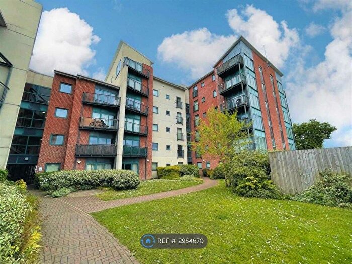 2 Bedroom Flat To Rent In Pocklington Drive, Manchester, M23