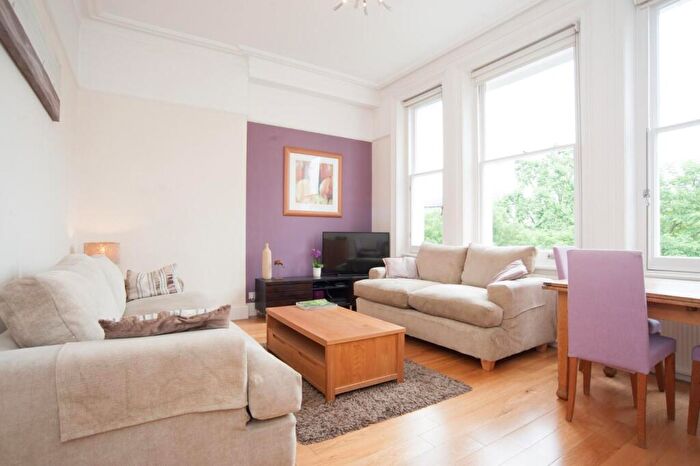 2 Bedroom Flat To Rent In Belsize Park, London, NW3