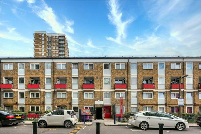 3 Bedroom Maisonette To Rent In Candy Street, Bow, London, E3