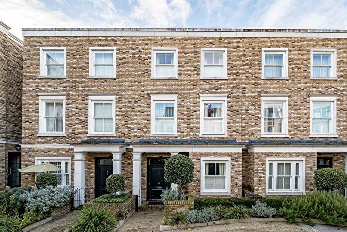 5 Bedroom Property To Rent In Palladian Gardens, Chiswick, W4