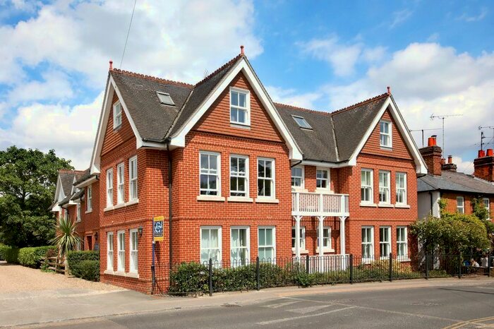 2 Bedroom Flat To Rent In Anchor Court, Poundfield Lane, Cookham, Maidenhead, SL6