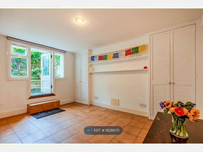 1 Bedroom Flat To Rent In Kennington Park Road, London, SE11