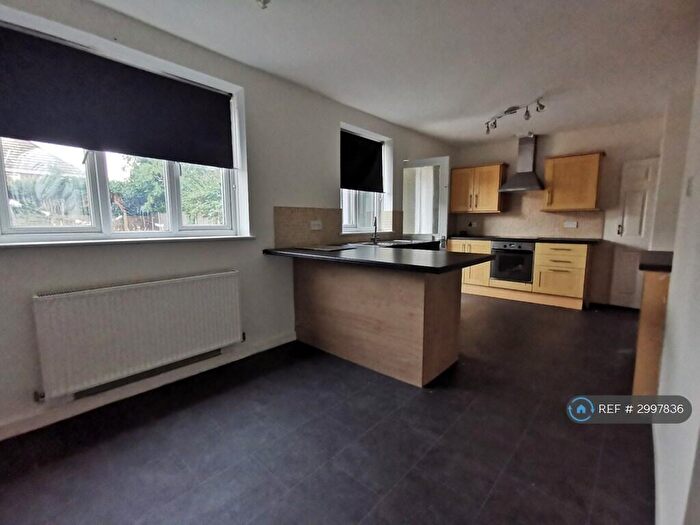 3 Bedroom Semi-Detached House To Rent In Abercorn Road, Doncaster, DN2