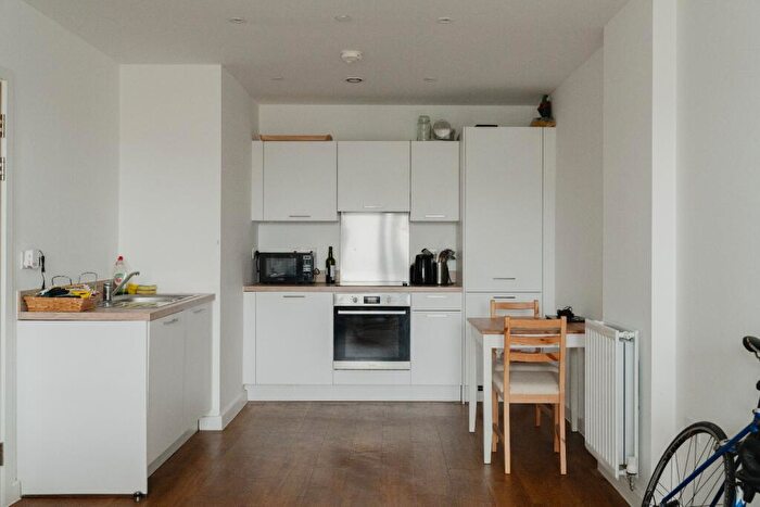 1 Bedroom Flat To Rent In Marketfield Way, Redhill, RH1