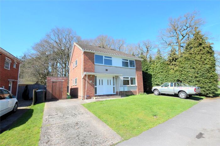 1 Bedroom Maisonette To Rent In West Drive, Calcot Park, Reading, Berkshire, RG31