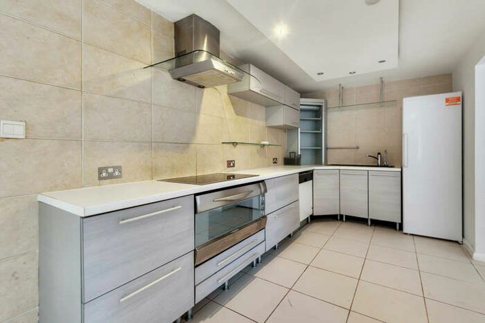 4 Bedroom Semi-Detached House To Rent In Roxeth Hill, Harrow On The Hill, HA2