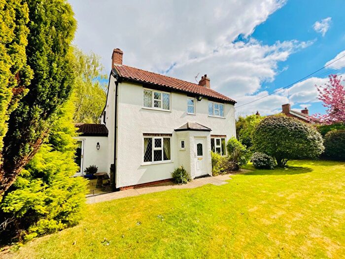 4 Bedroom Detached House For Sale In Hull Road, Hemingbrough, Selby, YO8