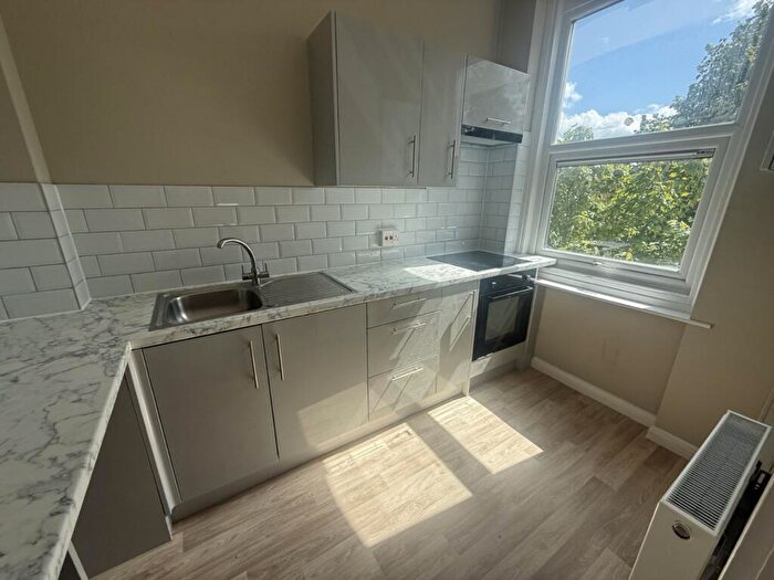 1 Bedroom Apartment To Rent In West Parade, Grimsby, Lincolnshire, DN31